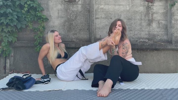 Aura vs Lana — Intense Belly Punching Challenge