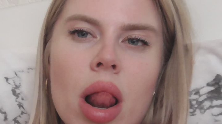 Nude plump lips! MP4