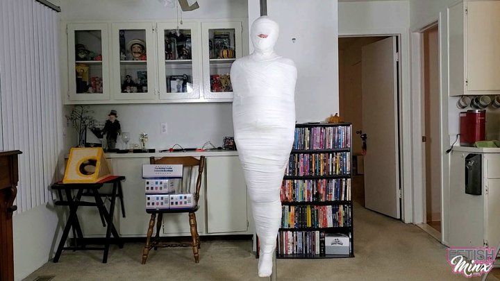 Izzebella Cocooned By Spider Invasion (WMV Format)