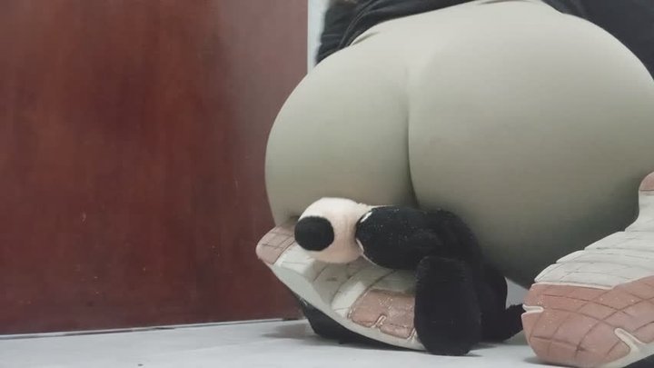Lola crushes him with her ass in tights