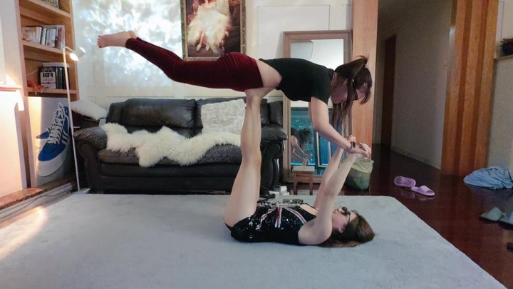 CH0137 Stomach sitting and acrobatics trampling wtih two yoga girls and nipple p