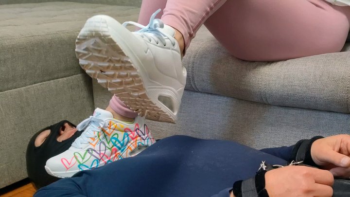 Skechers Humiliation (4K)
