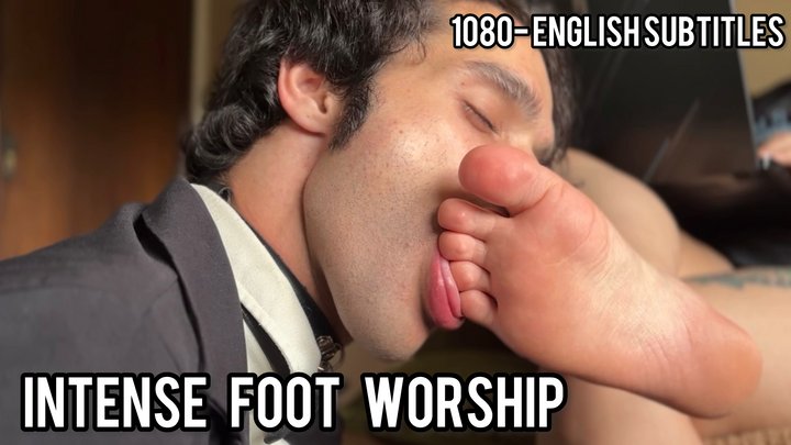 Goddess Venus Dee Ignores Slave During Intense Foot Worship Session (1080p - EN 