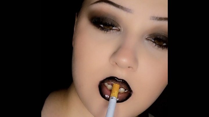 Black Glossy Lips & A Strong Cork Filter
