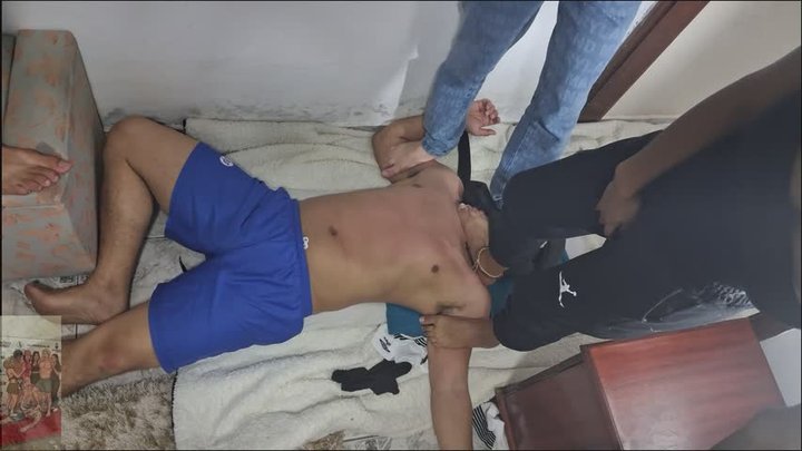 Told You Not to Lie There! 3 Barefoot Cousins Use Full Weight on Human Carpet - 