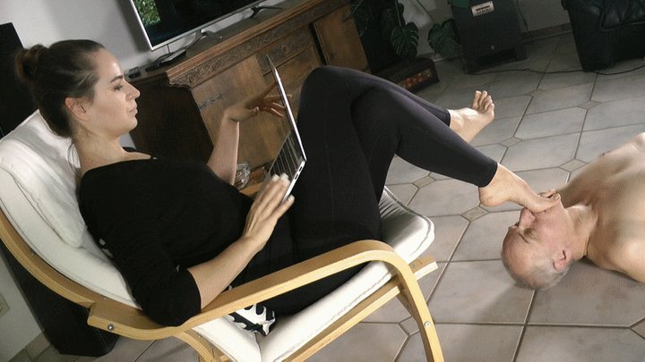 IgnoredHumanFootstoolHumiliation MP4
