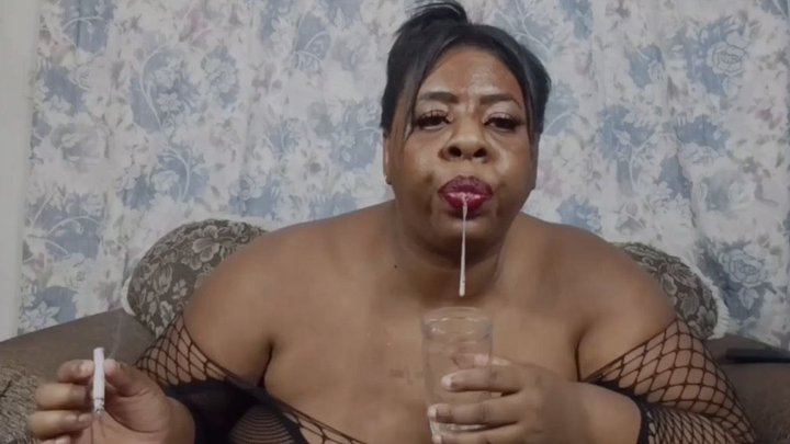 BBW Smoke Fetish: A Seductive Atmosphere.