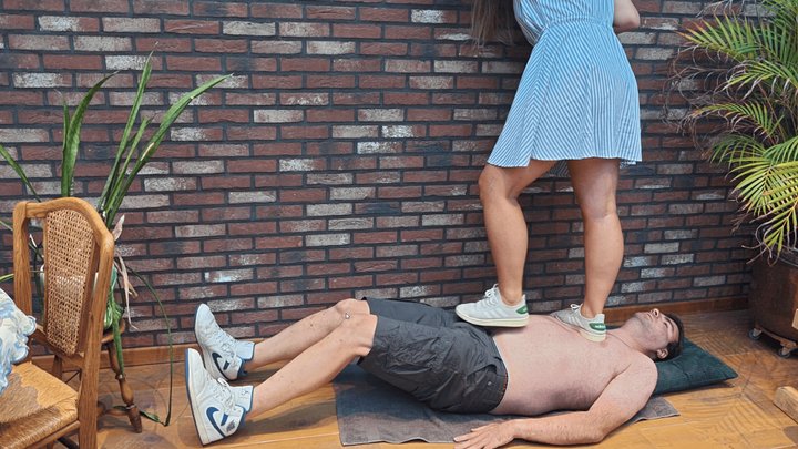 86kg of sneaker punishment (full-body) - Jess