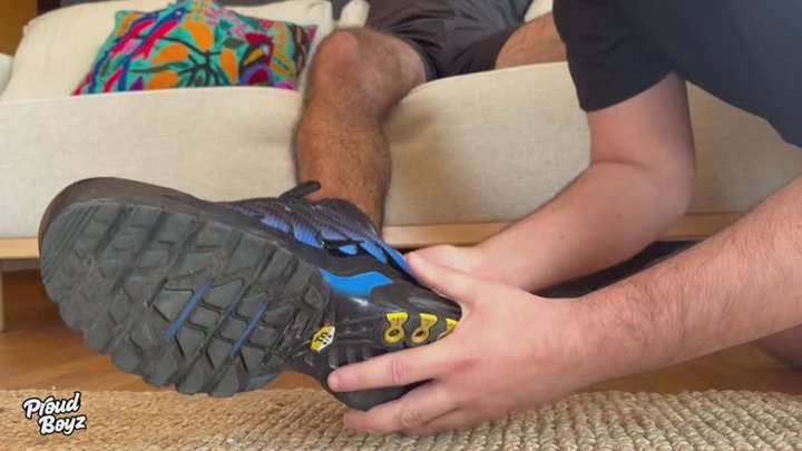 Master Marte’s Sweaty Feet Smell & Throat Footrest