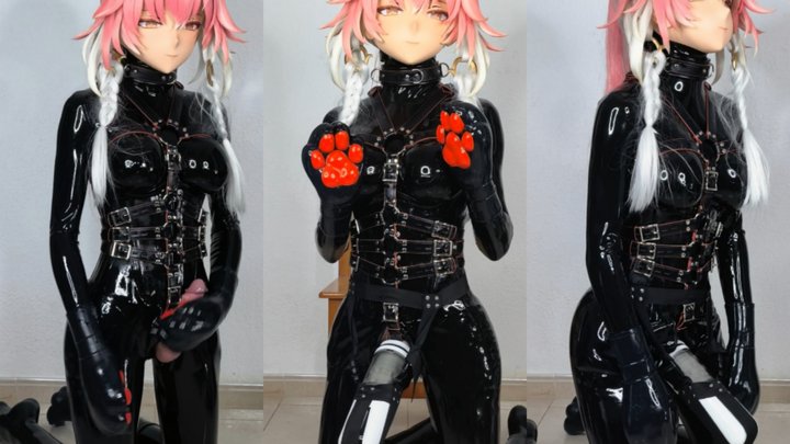 Changli rubber kigurumi gets milked by autostroker
