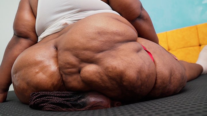 150kg SSBBW Granny Fullweight Facesitting Crush – Tiny 40kg Slave Tonya Buried &