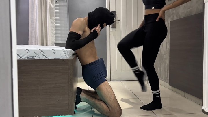 A delicious ballbusting with my friend