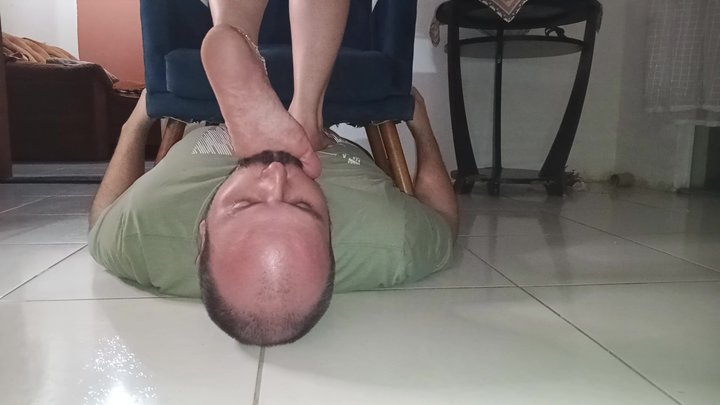 Sucking toes and heels before bed