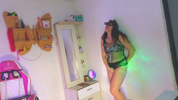 SHOW HOLD AND PEE PANTIES August 24th 2026