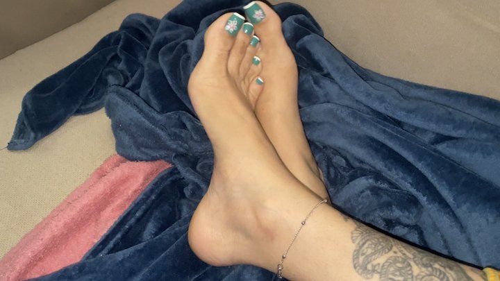 seducing you with my soles and arches