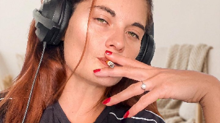 Spy on Me Smoking: Amateur Housewife in Headphones – Relaxing & Blowing Smoke fo