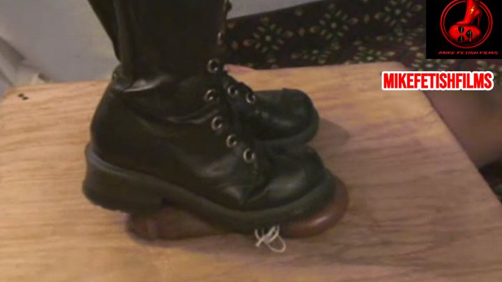 FULL TESTICLE PRESSURE 2 (BOOTS)