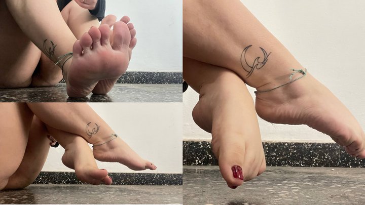 Modeling my cute feet