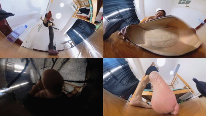 VR360LELE socks and shoes Smelly feet - that's your downfall1