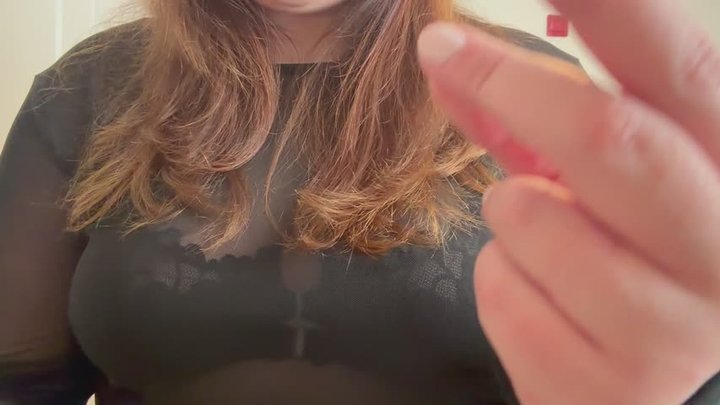 Sugargirlx2's ENF Story Retelling - An App Takes Her Clothes Off in Restaurant!