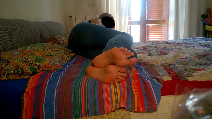 30 MINUTES OF TERROR FOOT GAGGING WITH MILF GIANT FOOT