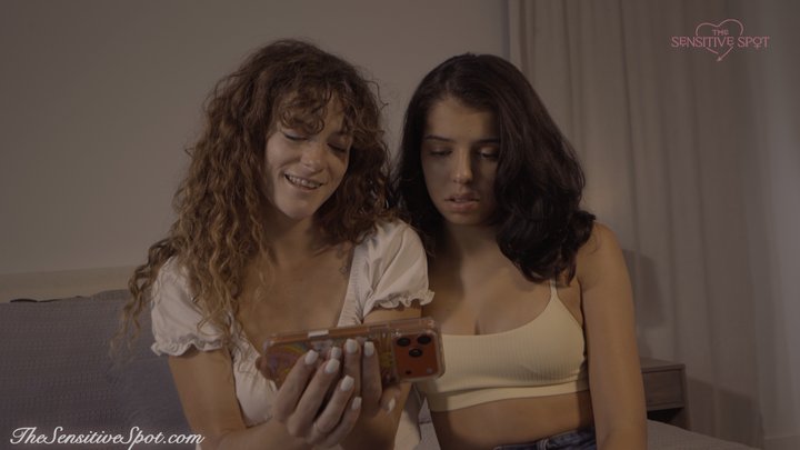 Mesmerized to Love Ass with Nathalia PInk and Aria Nicole