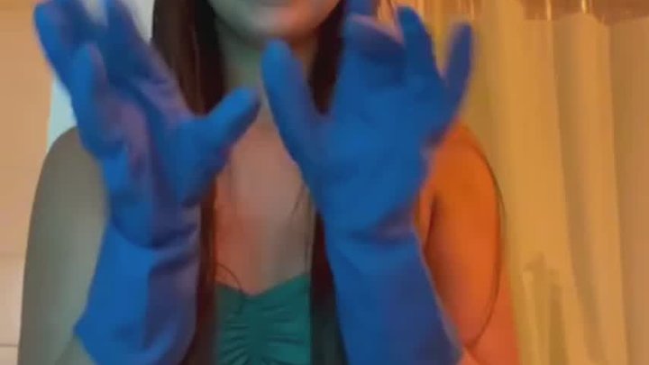 Te hago cosquillas en la ducha !