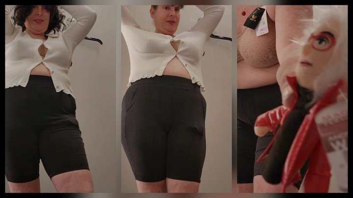 FITTING ROOM HUGE TITS AND ANTICS