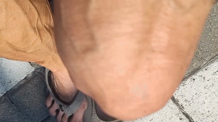 Walking in flip flops faster than the bus