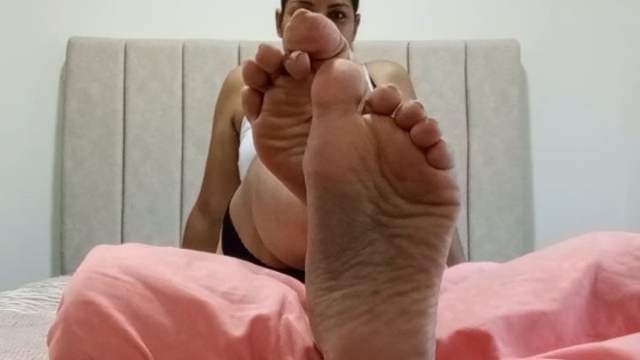 Show off Ceci's beautiful feet!