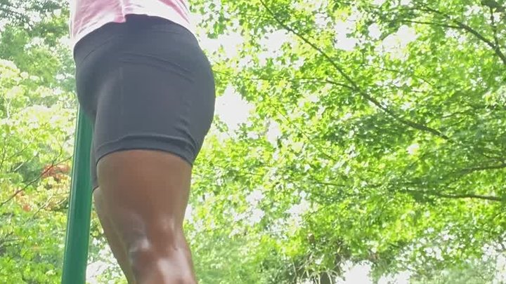 Pretty girls sweat . Veinsnthings does pull ups and hangs .
