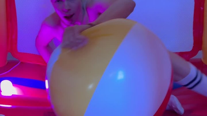 Fight with my beach ball