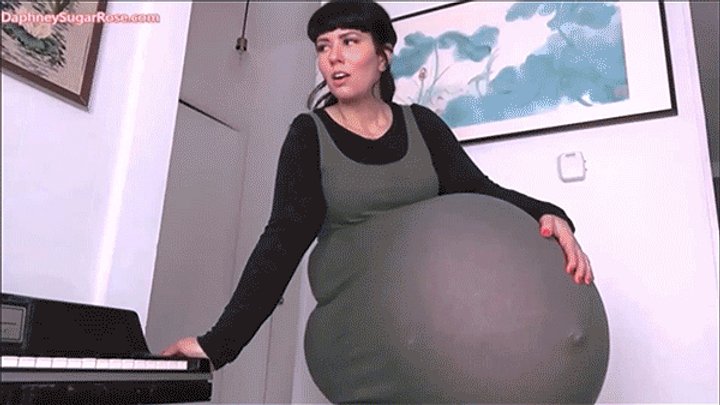 Extreme Insatiable Hunger & Weight Gain From 5 Vore Meals *PART 1* - mP4