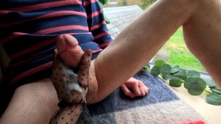 Lace Gloves Handjobs For A Lucky Fan (AVI)