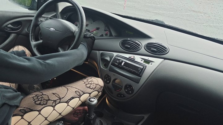 Sarah's New Car Acts Up in Public