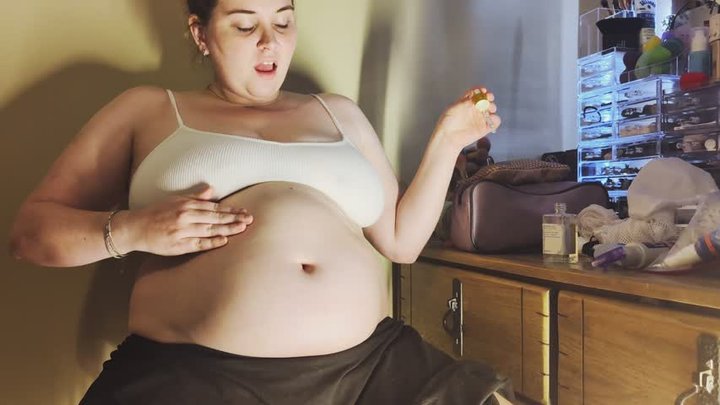 Oiling My Belly for You Curvage Ver