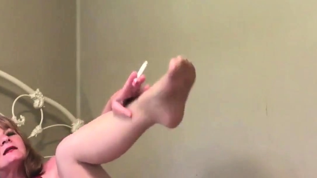 teen Worship Me As I Smoke - TacAmateurs
