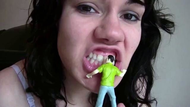 Lucy Skye - Giantess Lucy Eats Losers FemDom