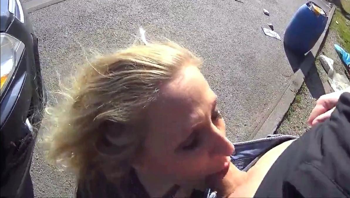 Outdoor Blowjob - Schwanzlutscherin im Freien!