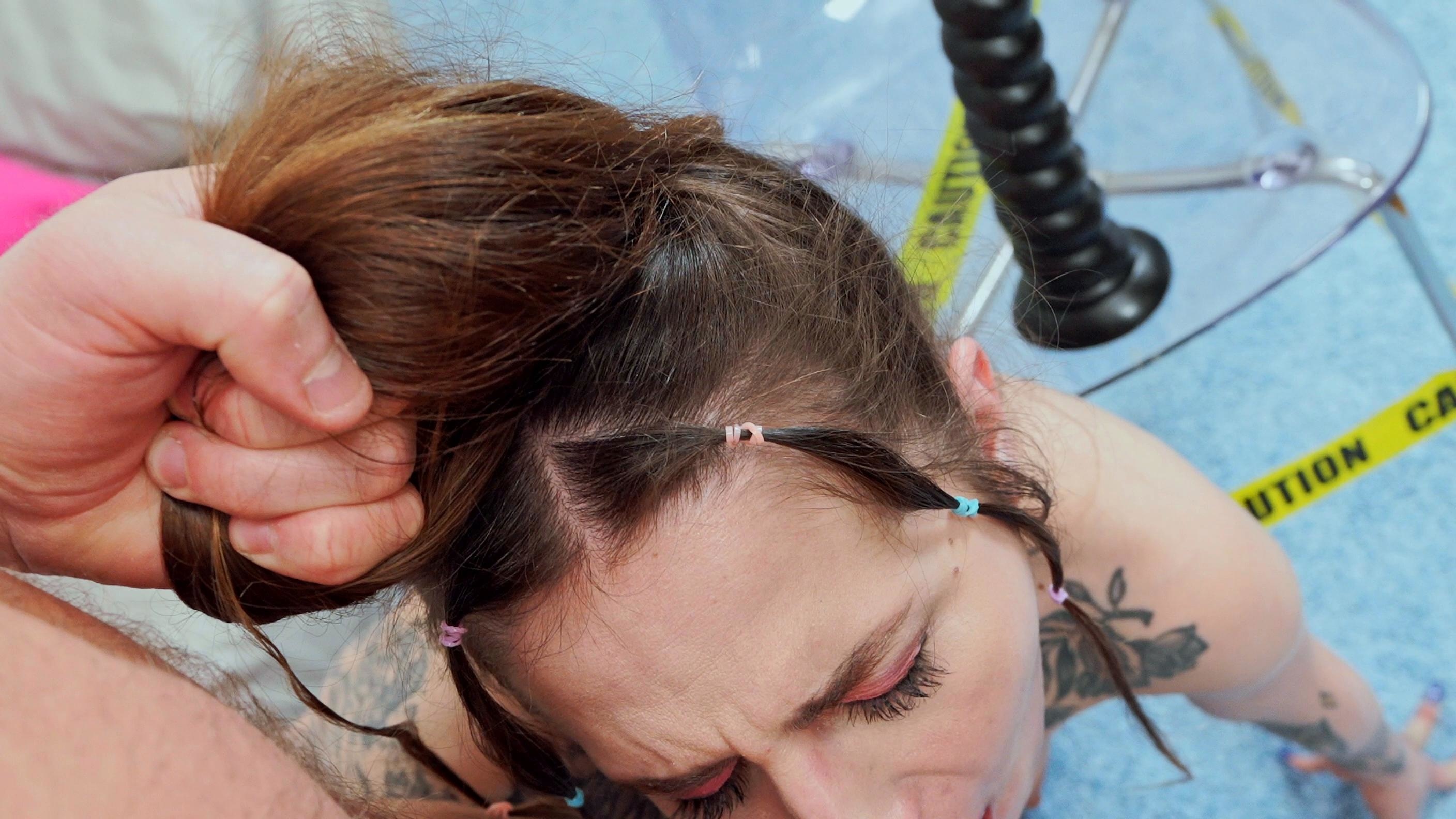 Aliana Foxs Takes Relentless POV Deepthroat