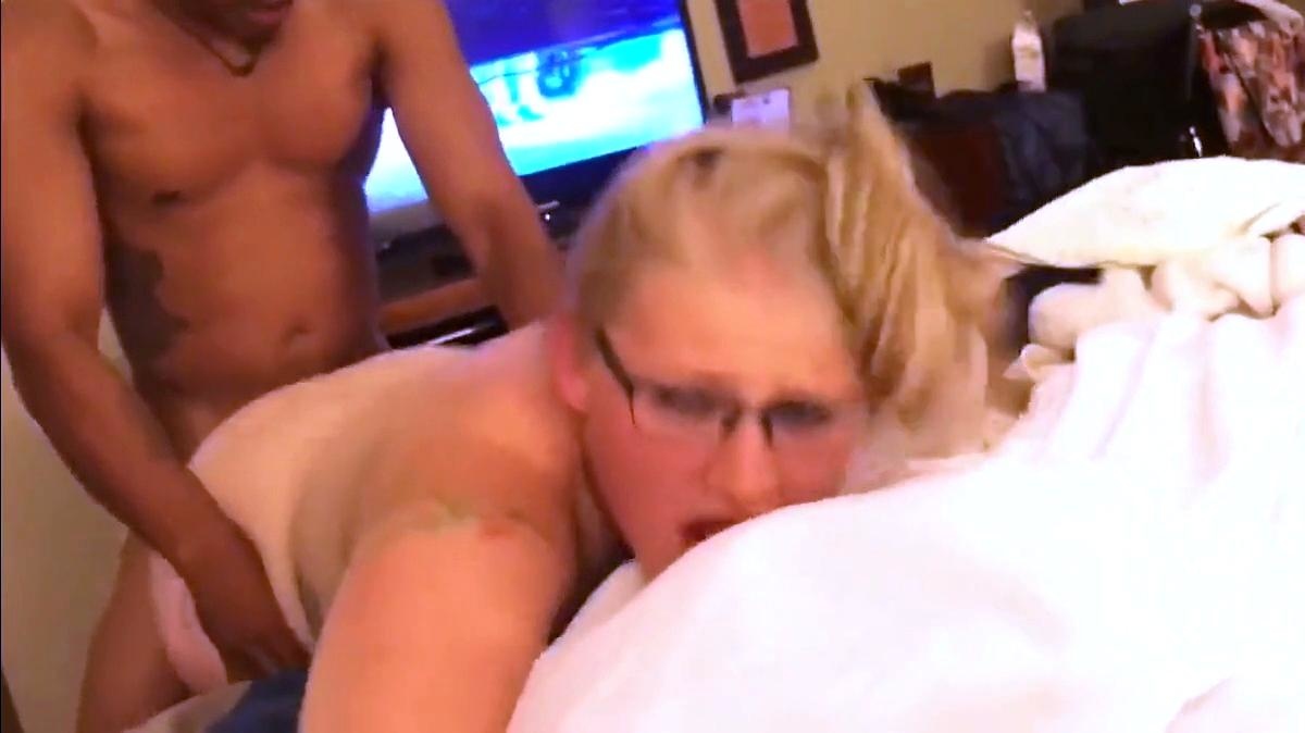Blonde Amateur Girl Tries Interracial Sex