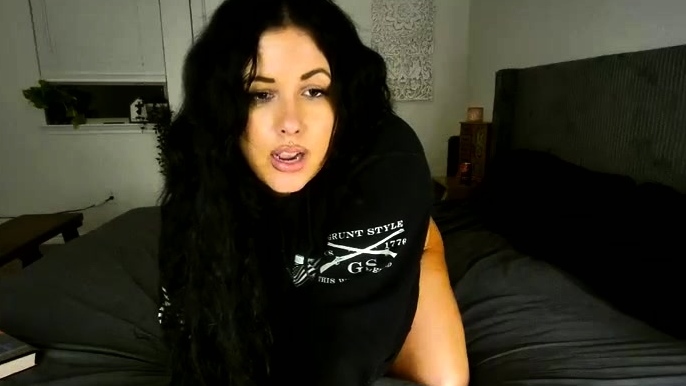Brunette Couch Webcam Solo Fun Masturbating