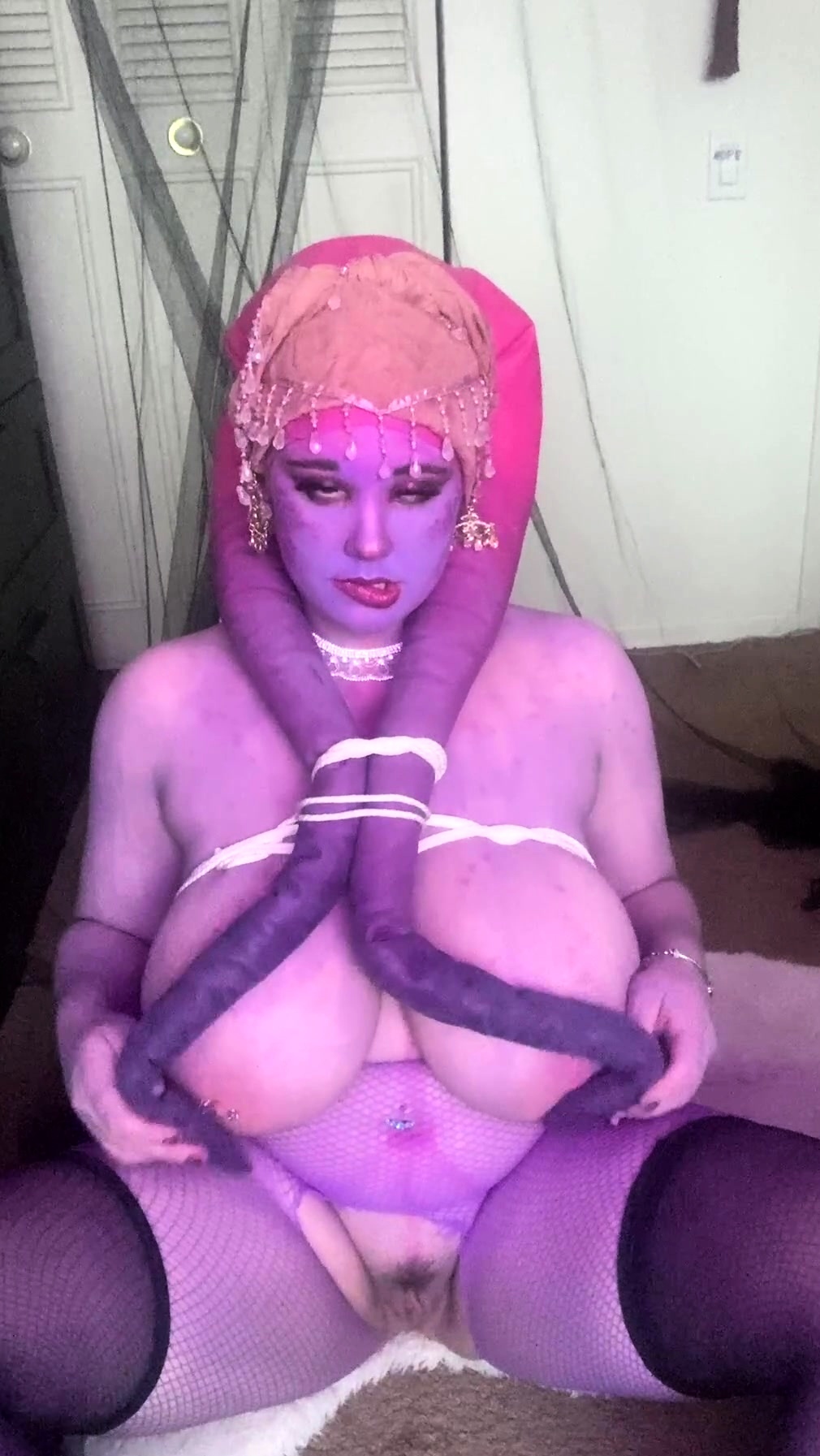 Big Boobs LauraHaze Doing Masturbation Slutcamzz