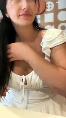 Hot amateur webcam teen masturbates for their fans