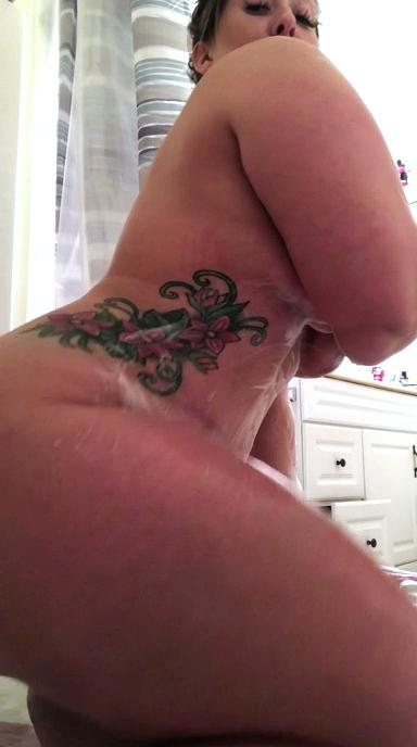 Cute amateur brunette naughty in solo jerking show on camera