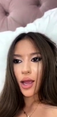 Brunette Solo Webcam Masturbation