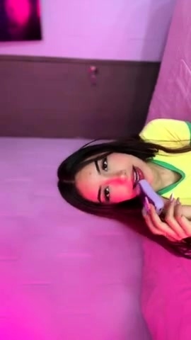 Brunette Solo Webcam Masturbation
