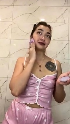 Amateur Blonde Teen Plays Solo with Toy Webcam Porn