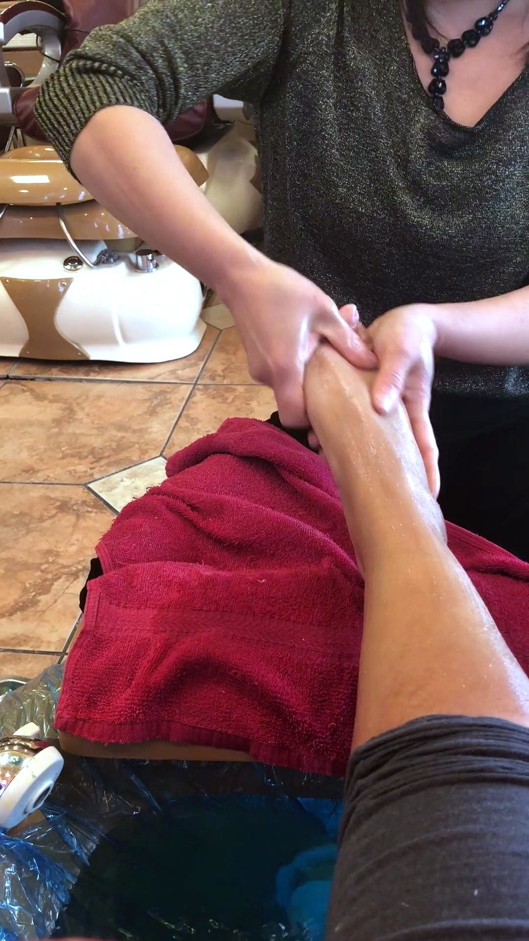 Amateur Foot Fetish Girlfriend Sucks and gives a Footjob