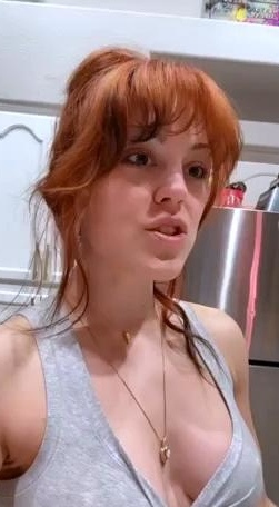 Amateur wild chick solo masturbation